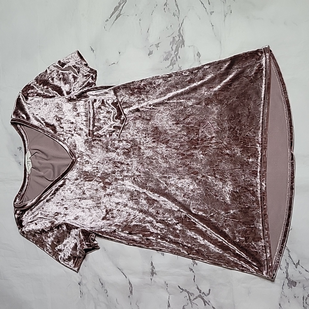 3/$20 Spring + Mercer Mauve Crushed Velvet beautiful tee NWOT ZB